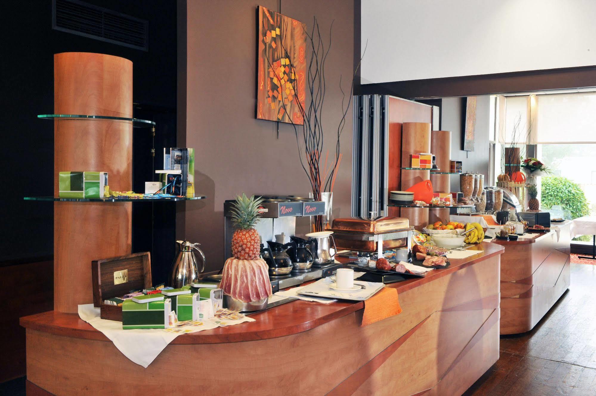 Brit Hotel Nantes Vigneux - L'Atlantel Bagian luar foto